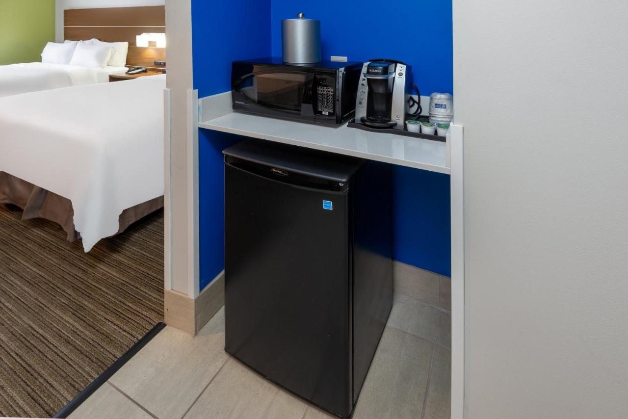 Holiday Inn Express Vermilion By Ihg Экстерьер фото