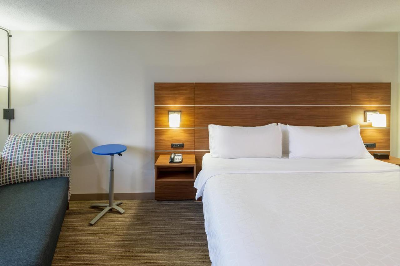Holiday Inn Express Vermilion By Ihg Экстерьер фото