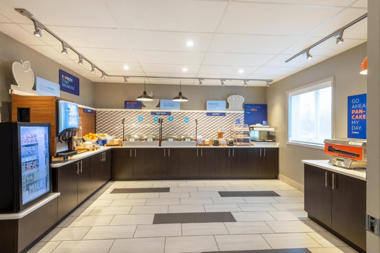 Holiday Inn Express Vermilion By Ihg Экстерьер фото