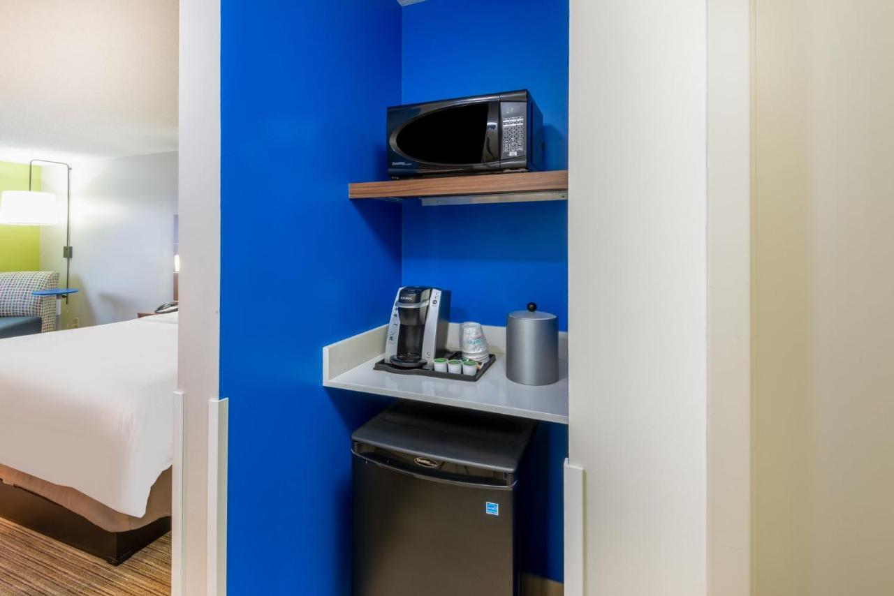 Holiday Inn Express Vermilion By Ihg Экстерьер фото
