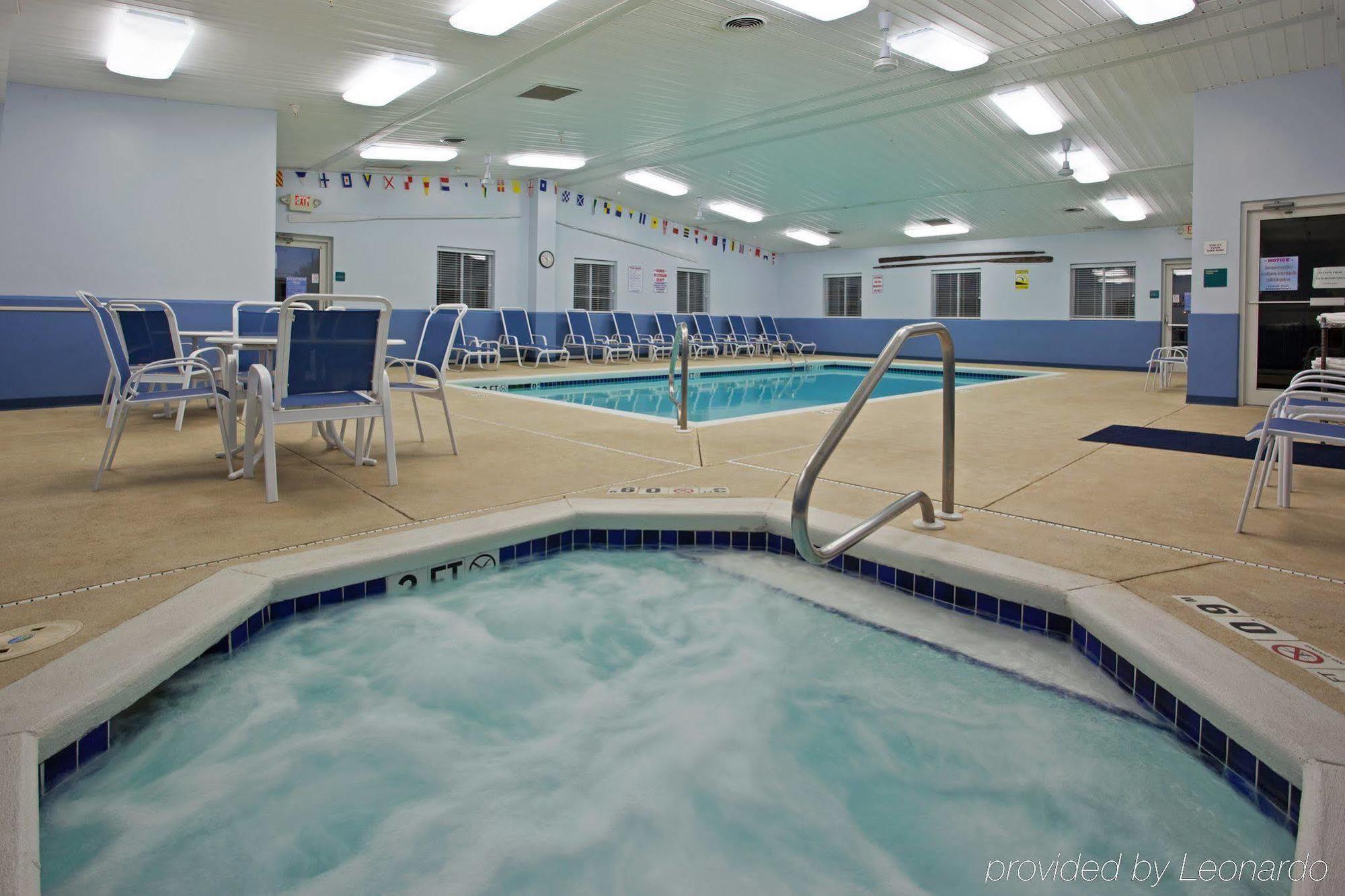 Holiday Inn Express Vermilion By Ihg Экстерьер фото